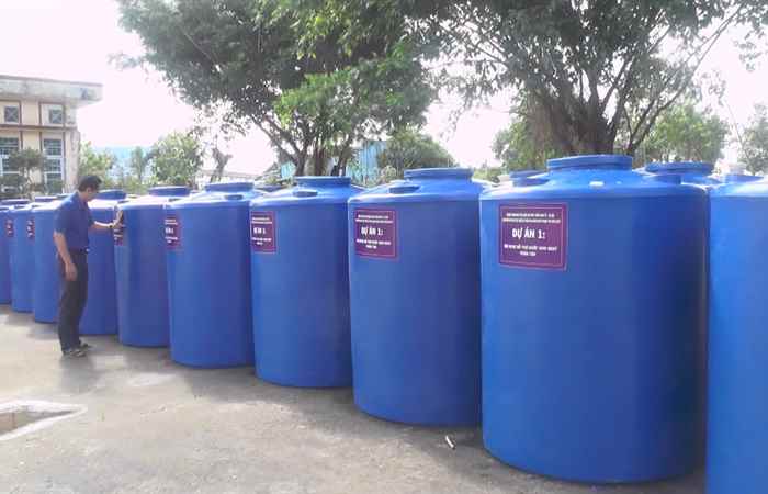 Thạnh Trị: Bàn giao Bồn chứa nước cho hộ nghèo